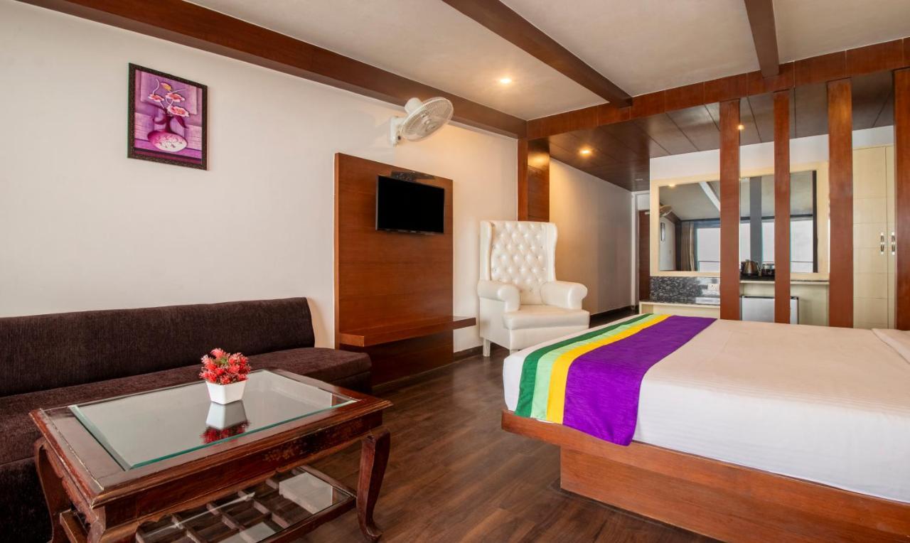 Treebo Premium Queen Of Hills Near Mall Road Mussoorie Exterior photo